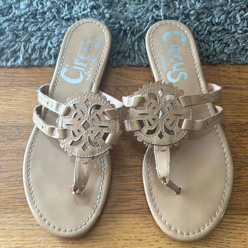 Sam Edelman Circus Canyon Thong Sandal Almond Patent Size 9